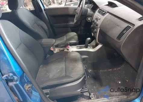 2010 Ford Focus Se z USA, uszkodzony, nr VIN 1FAHP3FN8AW284811